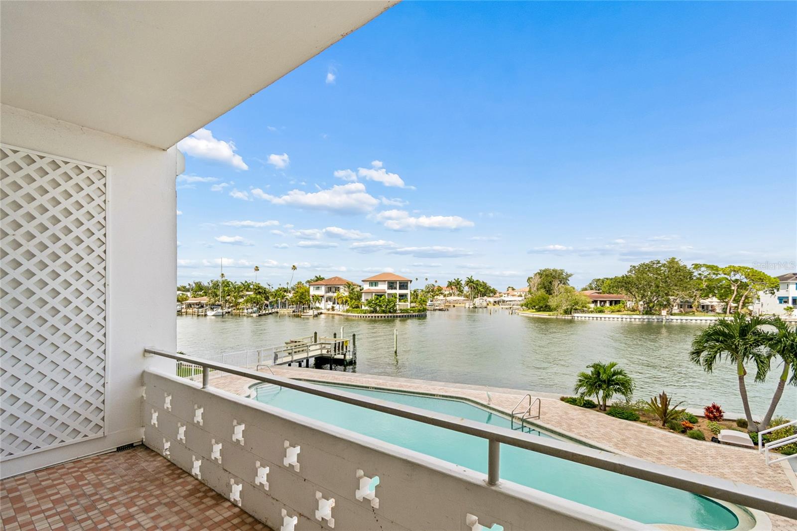 BRIGHTWATERS TOWER OF SNELL ISLE - Residential