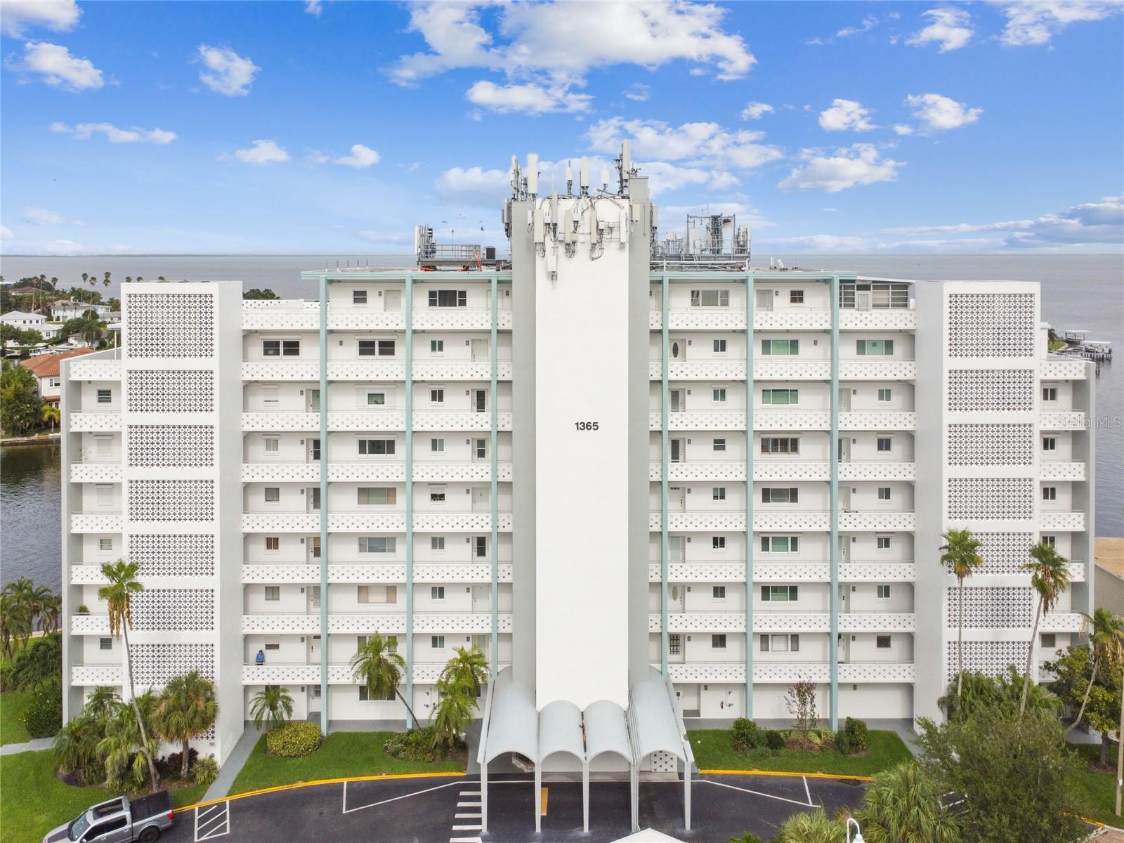 BRIGHTWATERS TOWER OF SNELL ISLE - Residential