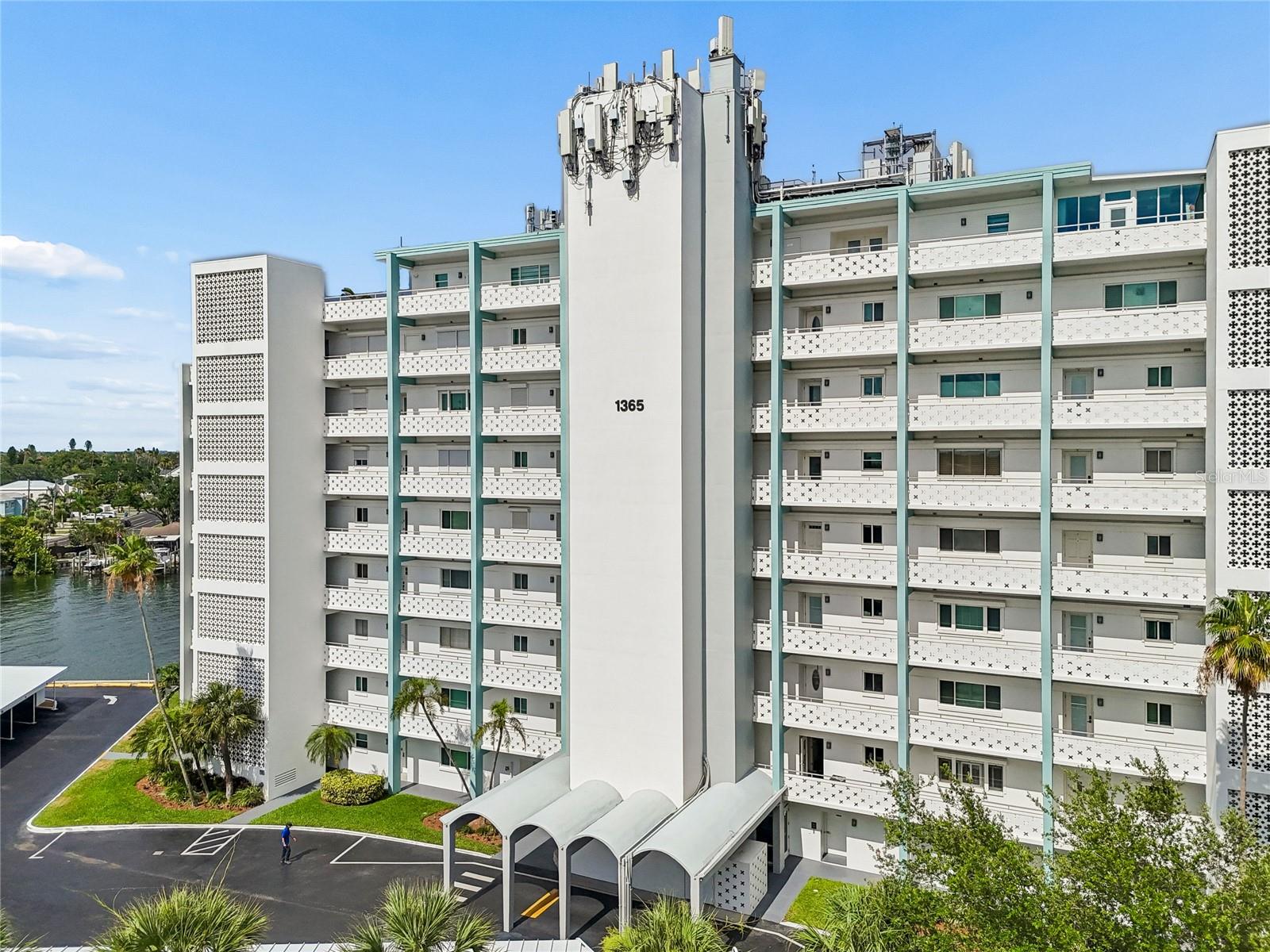 BRIGHTWATERS TOWER OF SNELL ISLE - Residential