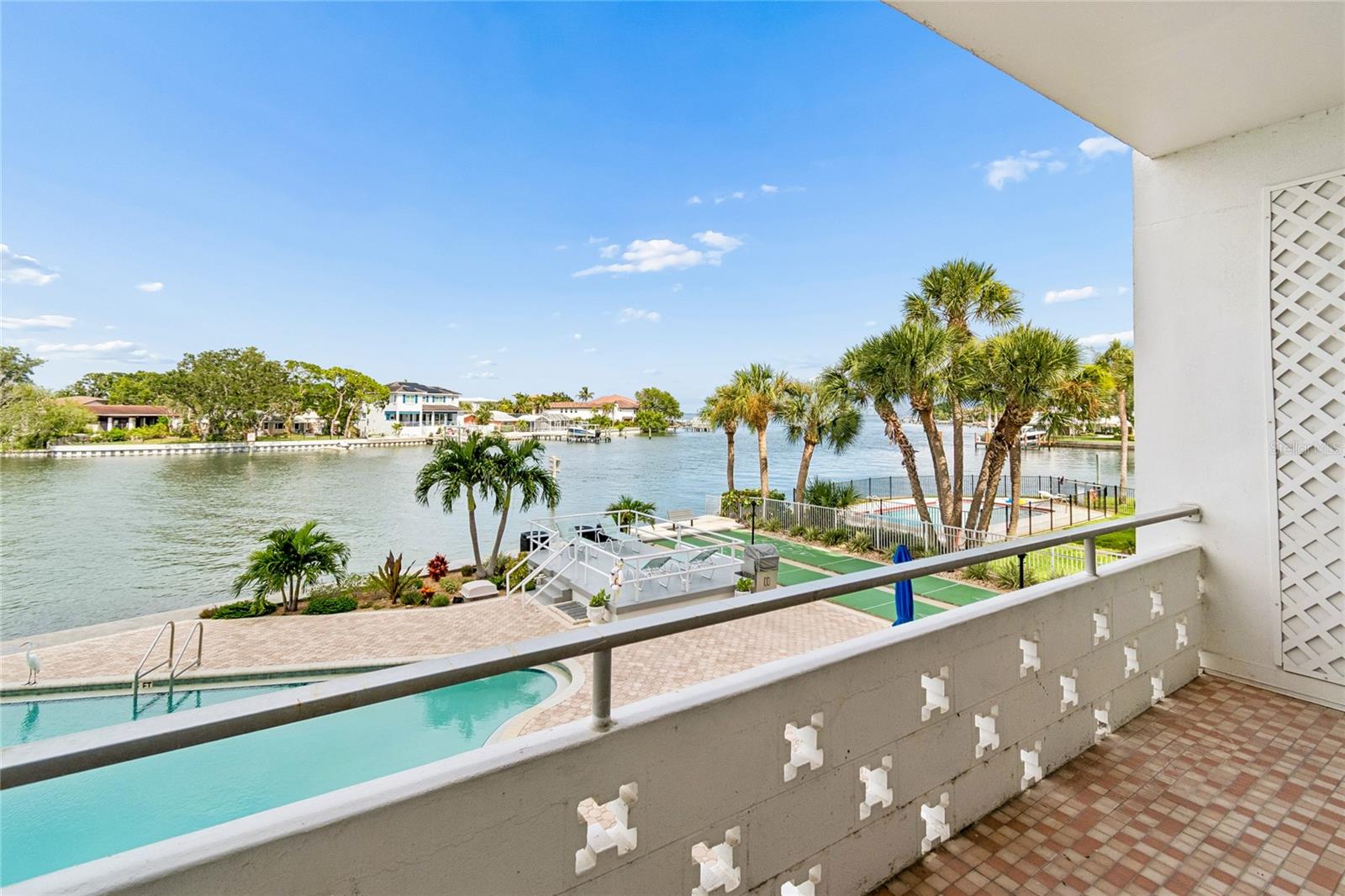 BRIGHTWATERS TOWER OF SNELL ISLE - Residential