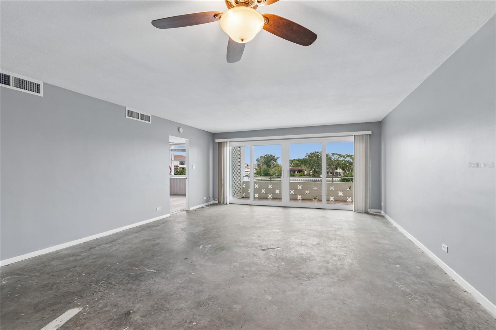 BRIGHTWATERS TOWER OF SNELL ISLE - Residential
