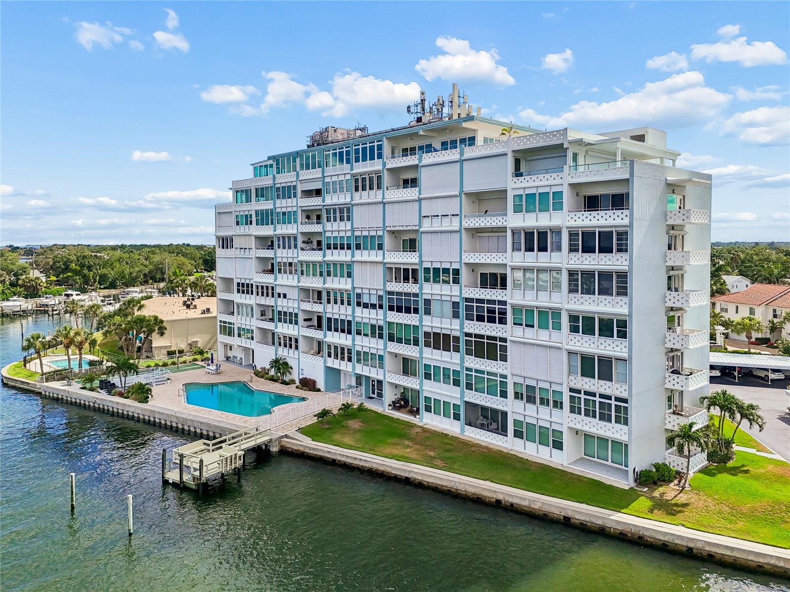 BRIGHTWATERS TOWER OF SNELL ISLE - Residential