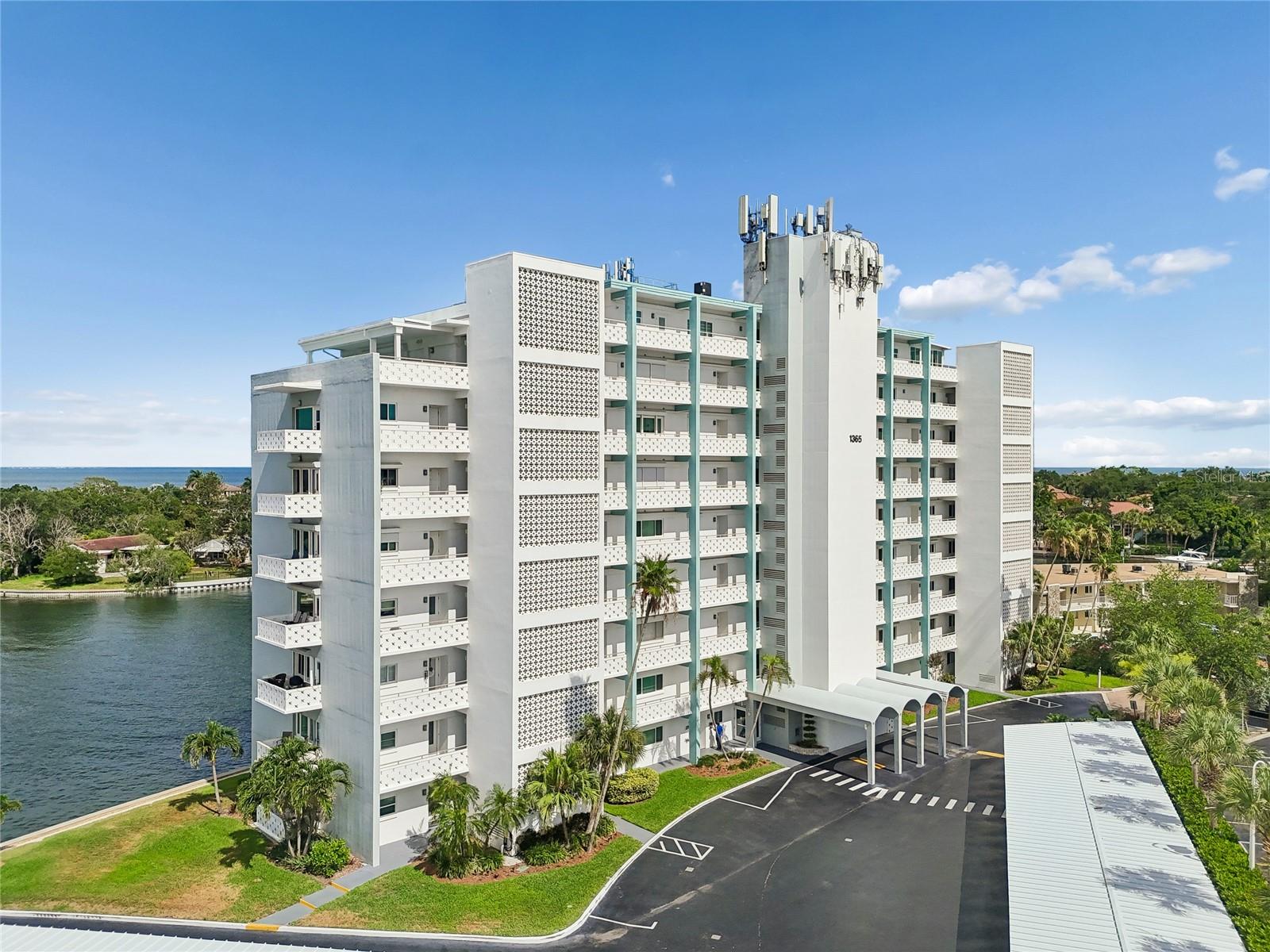 BRIGHTWATERS TOWER OF SNELL ISLE - Residential