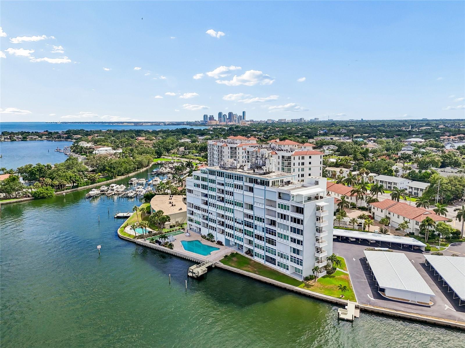 BRIGHTWATERS TOWER OF SNELL ISLE - Residential