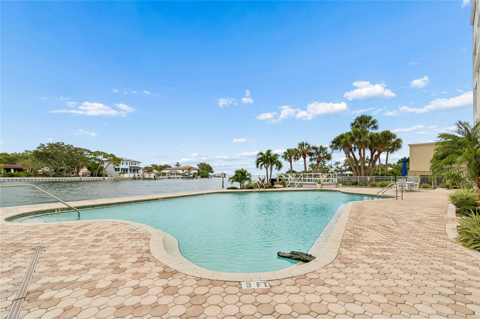BRIGHTWATERS TOWER OF SNELL ISLE - Residential