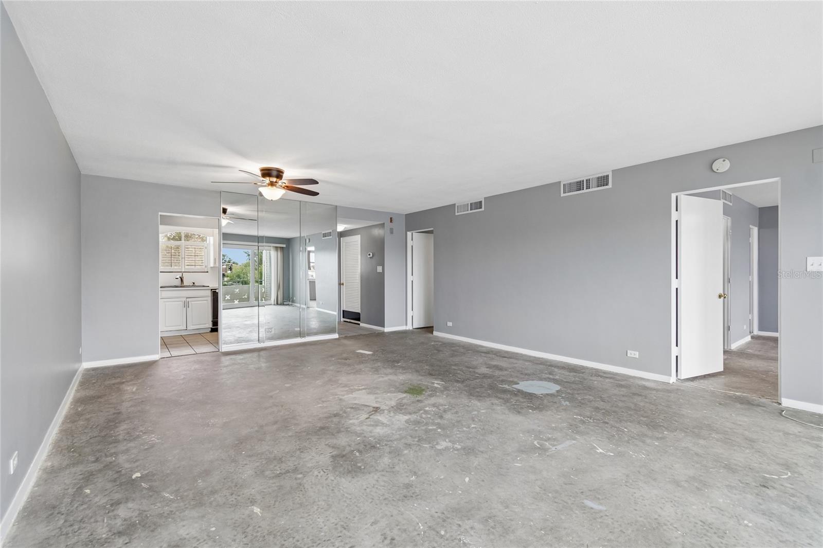 BRIGHTWATERS TOWER OF SNELL ISLE - Residential