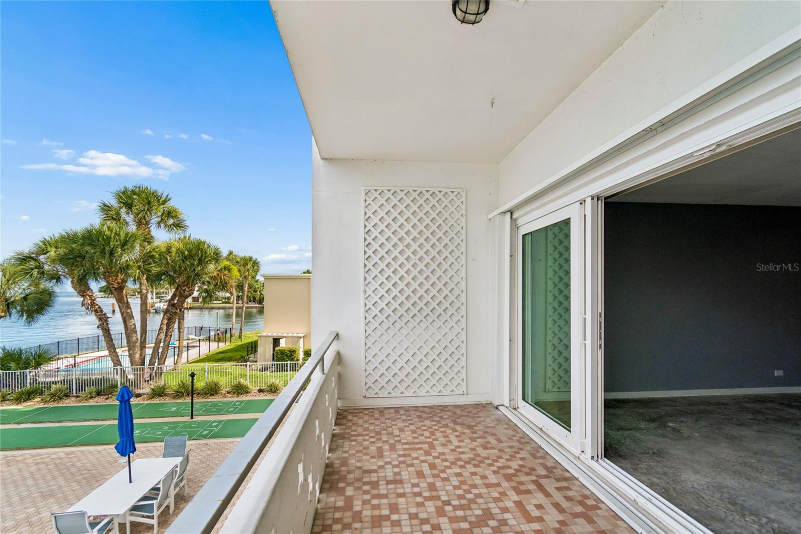 BRIGHTWATERS TOWER OF SNELL ISLE - Residential