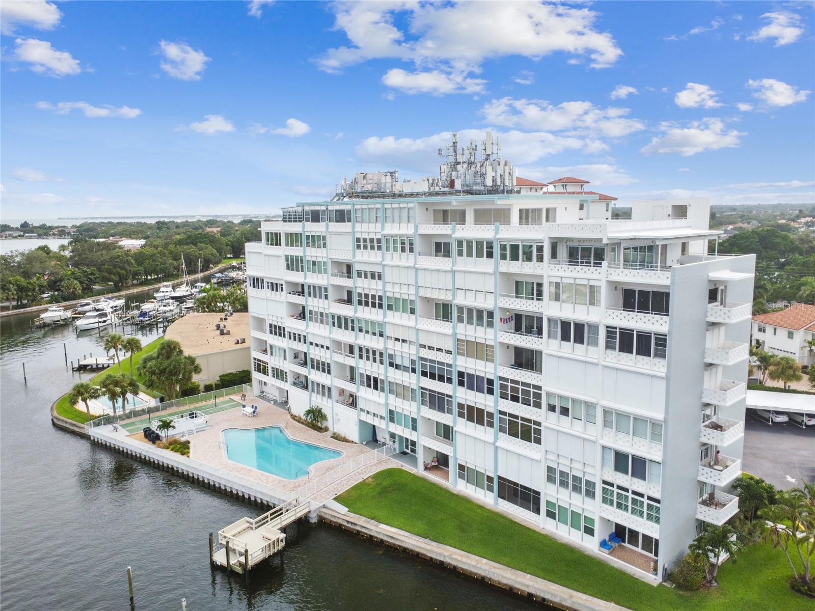 BRIGHTWATERS TOWER OF SNELL ISLE - Residential