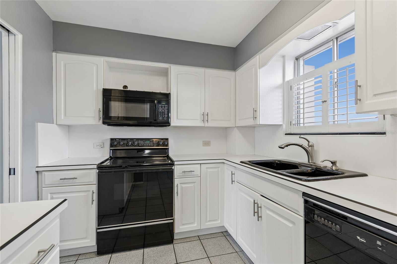 BRIGHTWATERS TOWER OF SNELL ISLE - Residential
