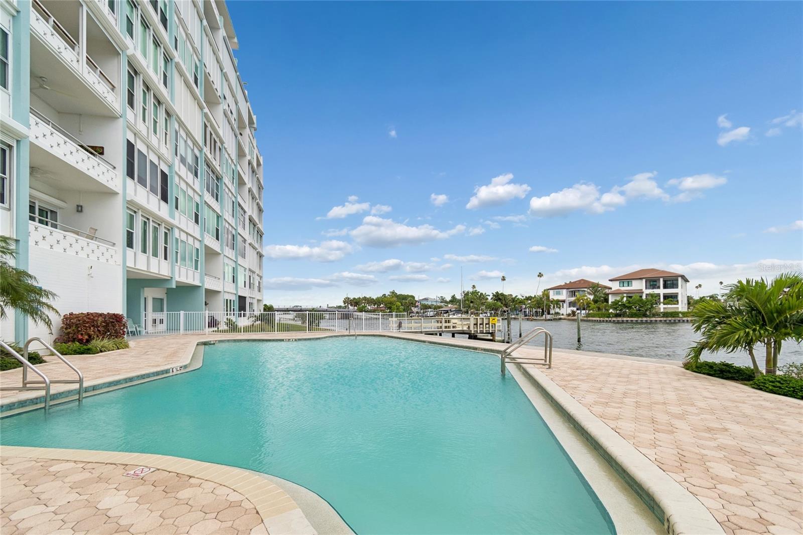 BRIGHTWATERS TOWER OF SNELL ISLE - Residential