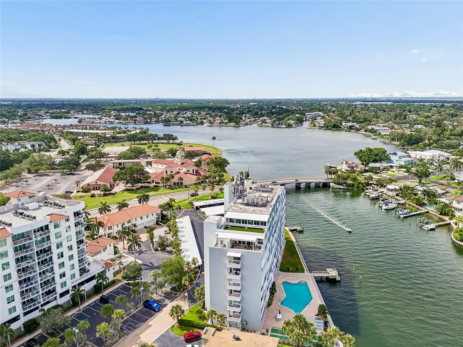 BRIGHTWATERS TOWER OF SNELL ISLE - Residential