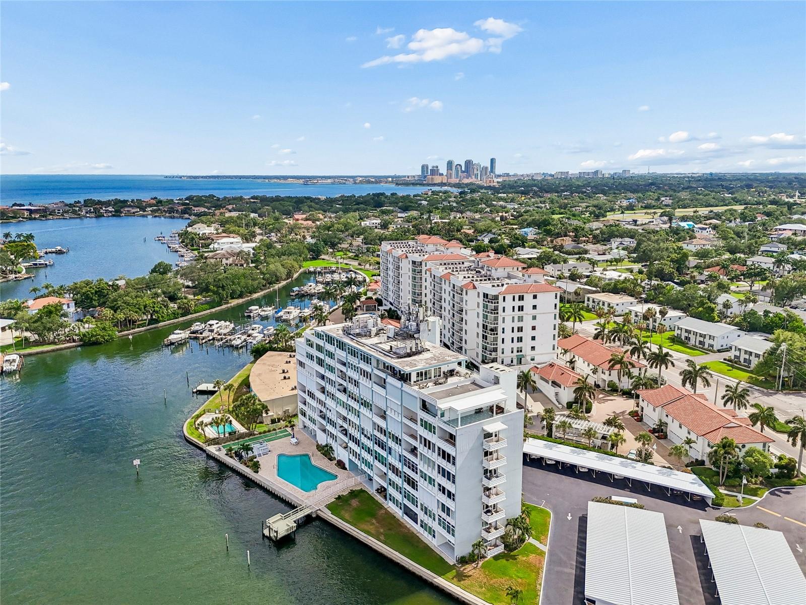 BRIGHTWATERS TOWER OF SNELL ISLE - Residential