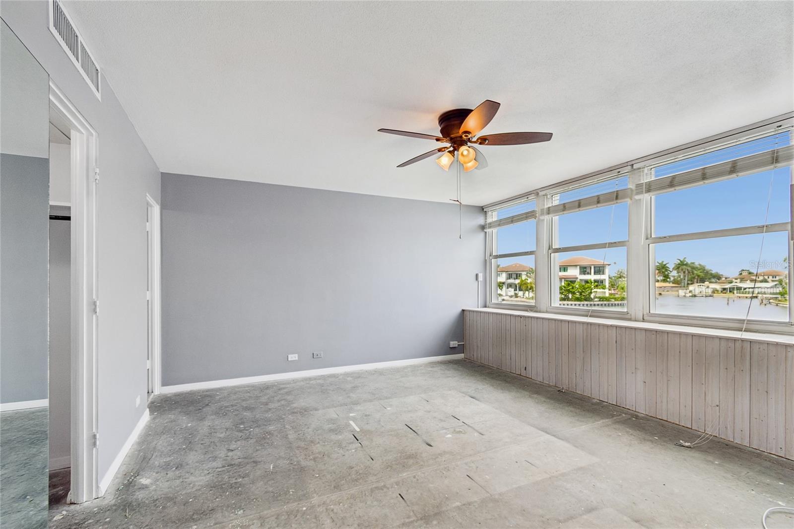 BRIGHTWATERS TOWER OF SNELL ISLE - Residential