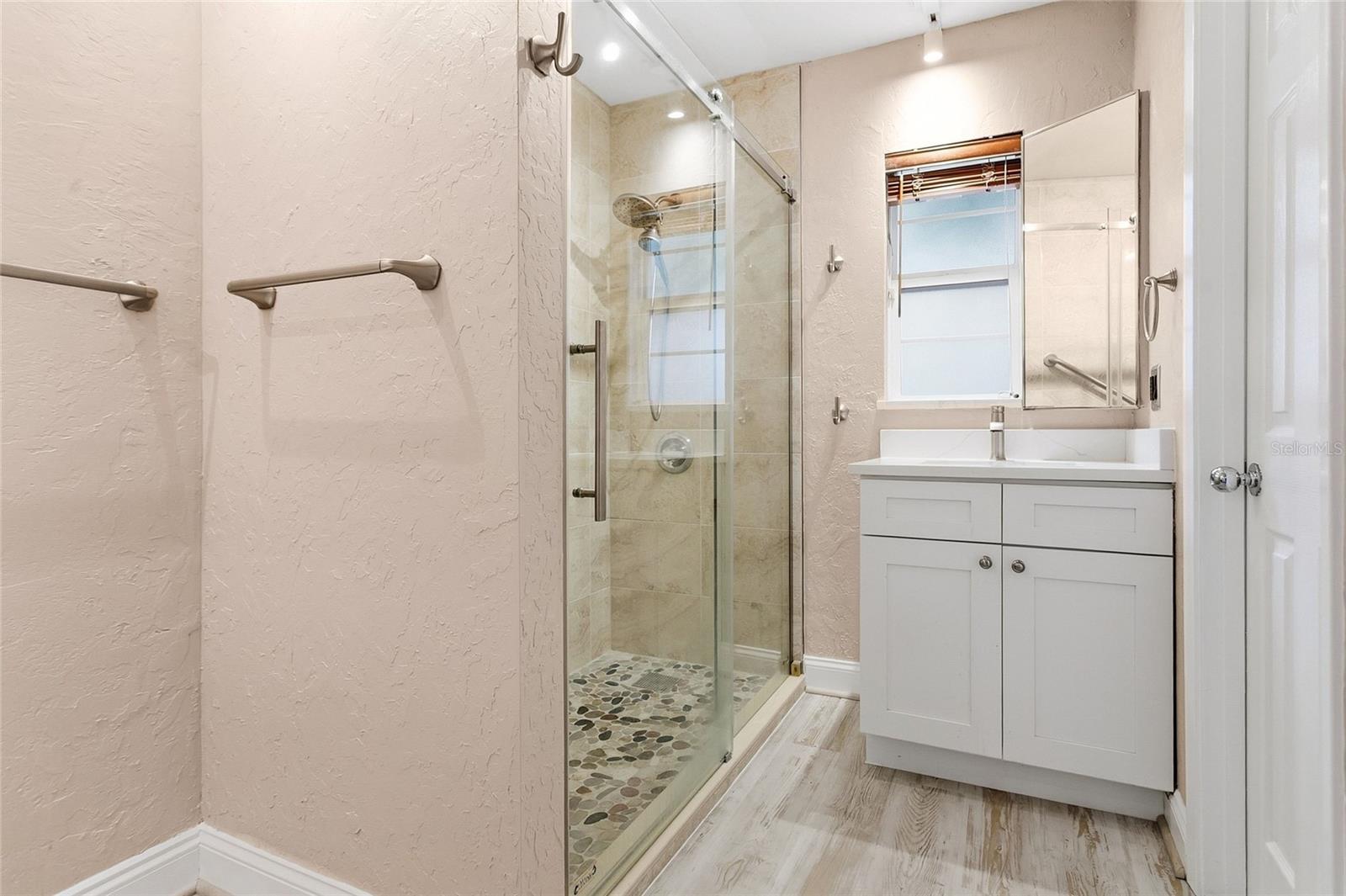 ANDERSON HEIGHTS - Residential