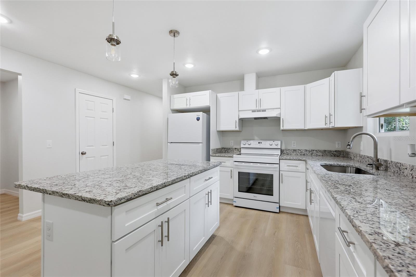 PINE RIDGE - Residential