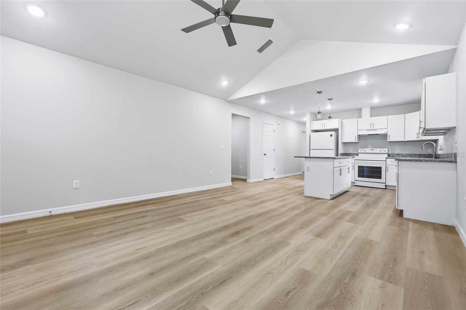 PINE RIDGE - Residential