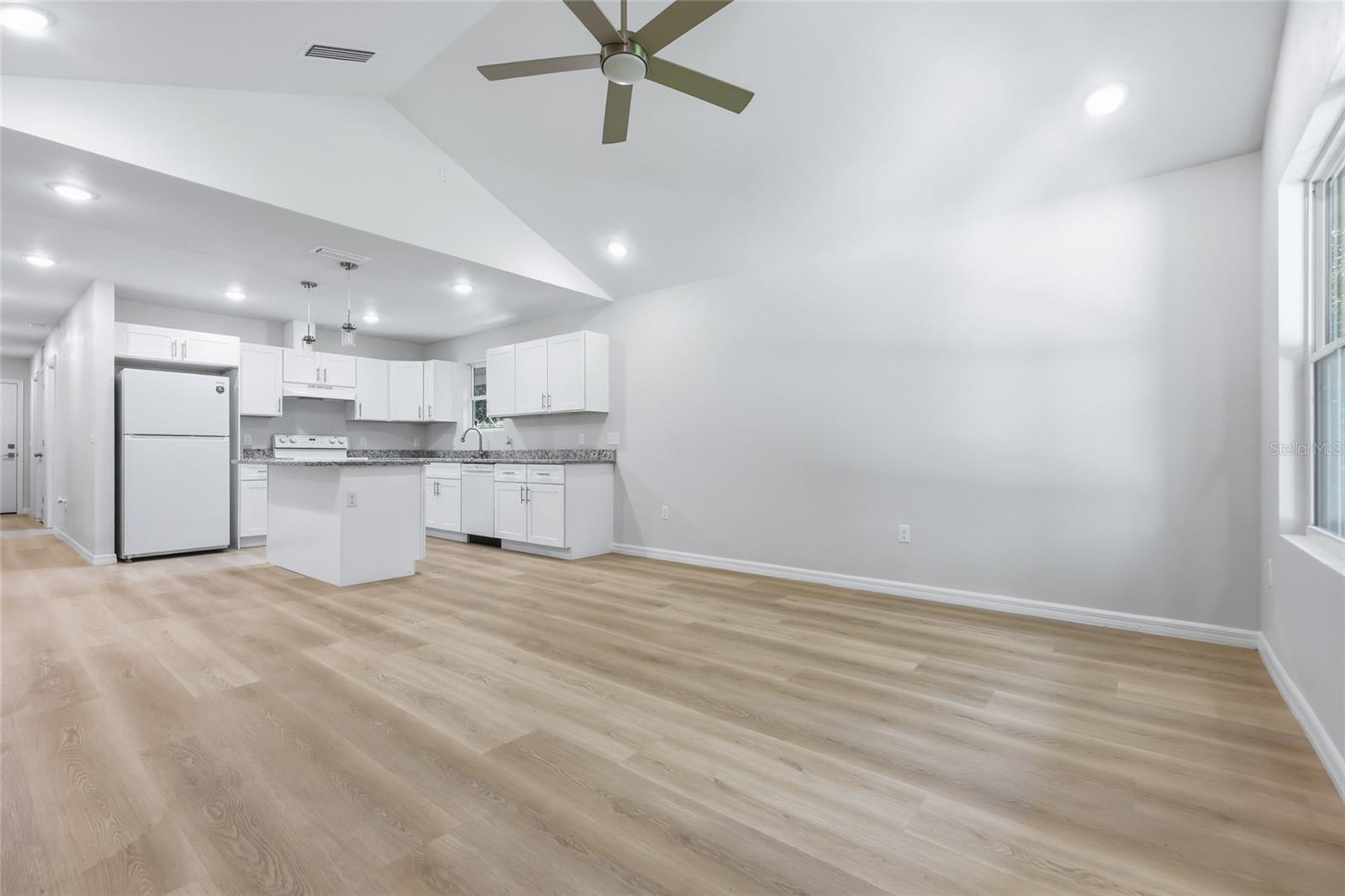 PINE RIDGE - Residential