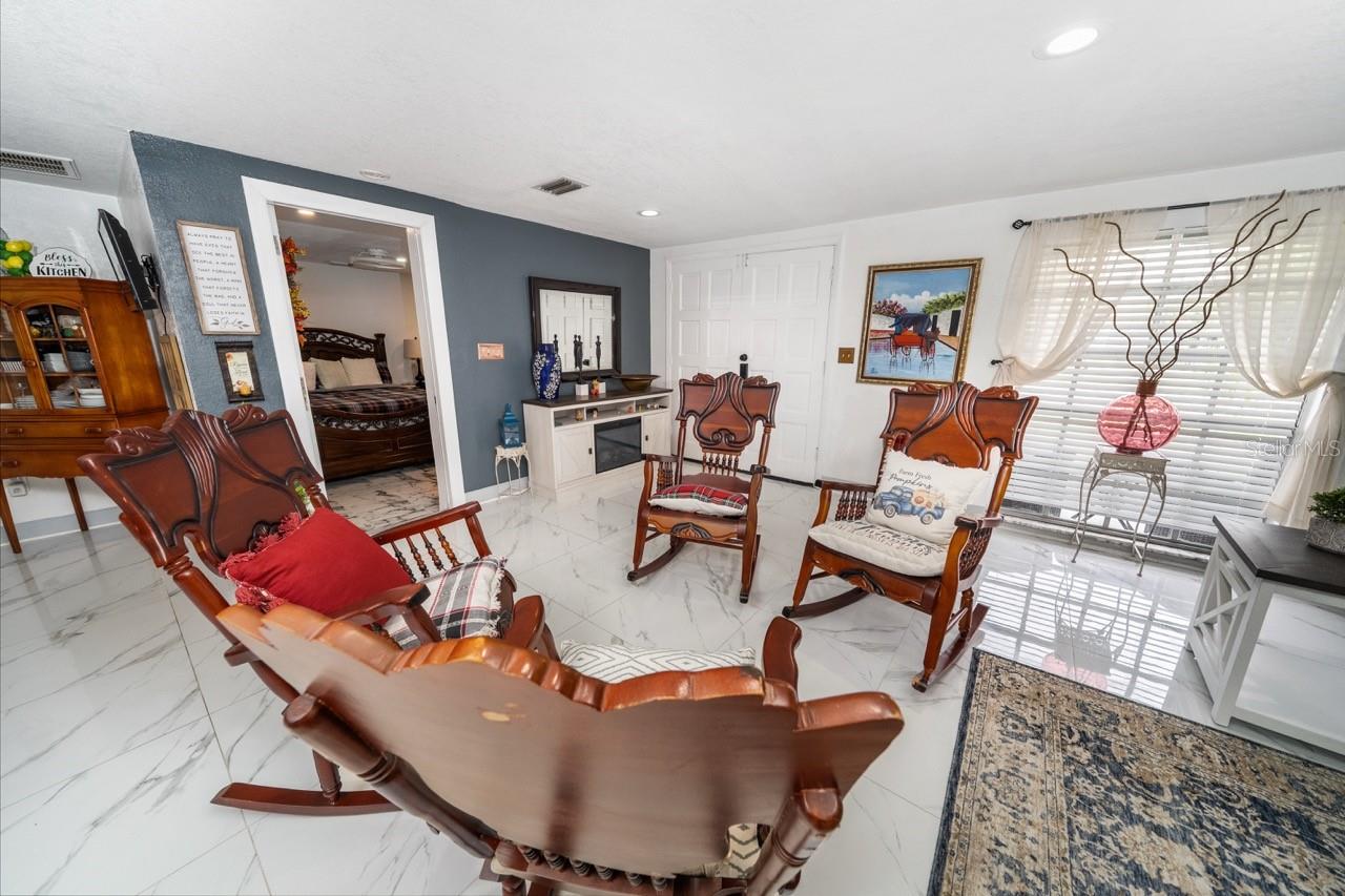BEACON SQUARE - Residential