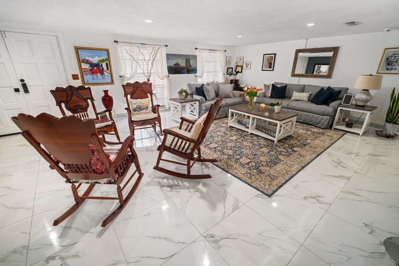 BEACON SQUARE - Residential