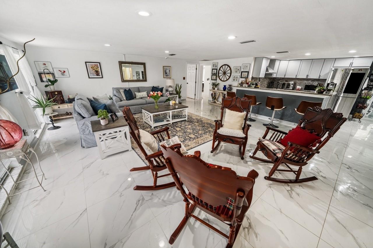 BEACON SQUARE - Residential