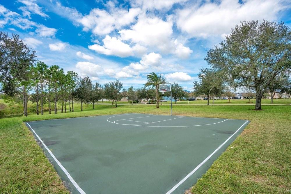 SUMMERLAKE - Residential