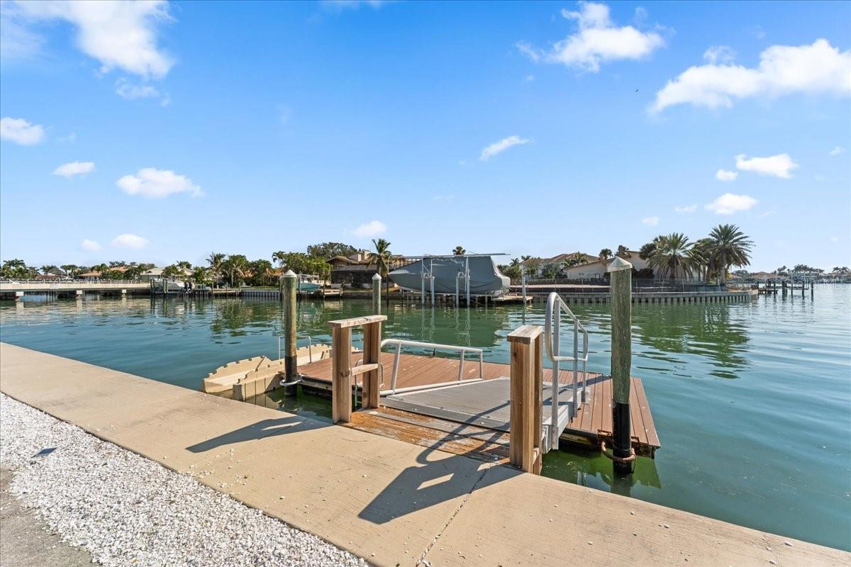 BAYWAY ISLES POINT BRITTANY FIVE - Residential