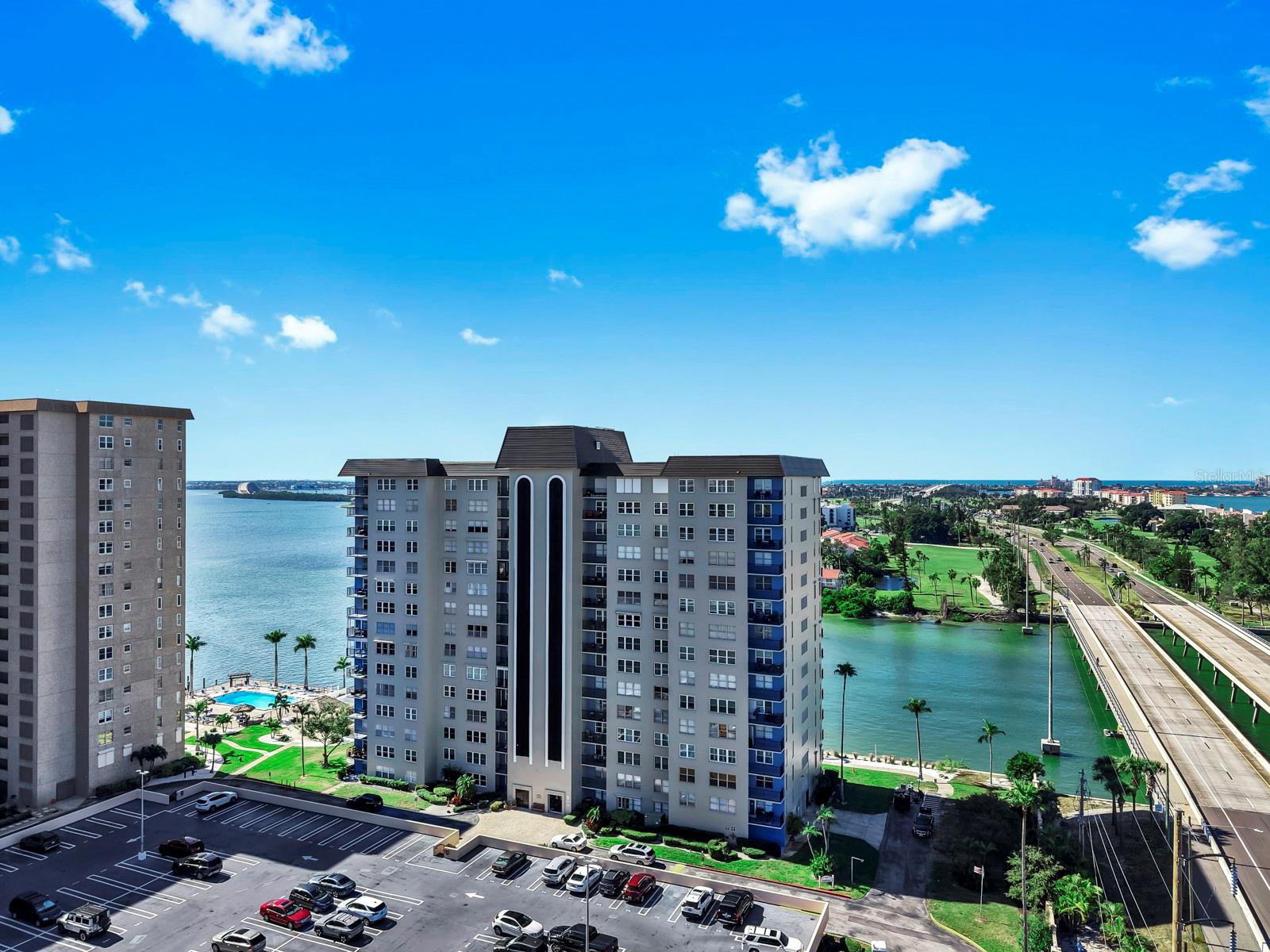 BAYWAY ISLES POINT BRITTANY FIVE - Residential
