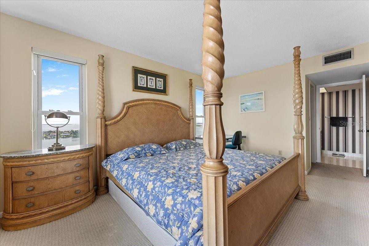 BAYWAY ISLES POINT BRITTANY FIVE - Residential