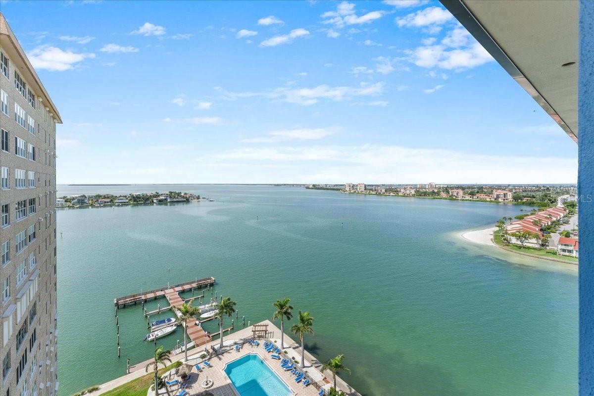 BAYWAY ISLES POINT BRITTANY FIVE - Residential