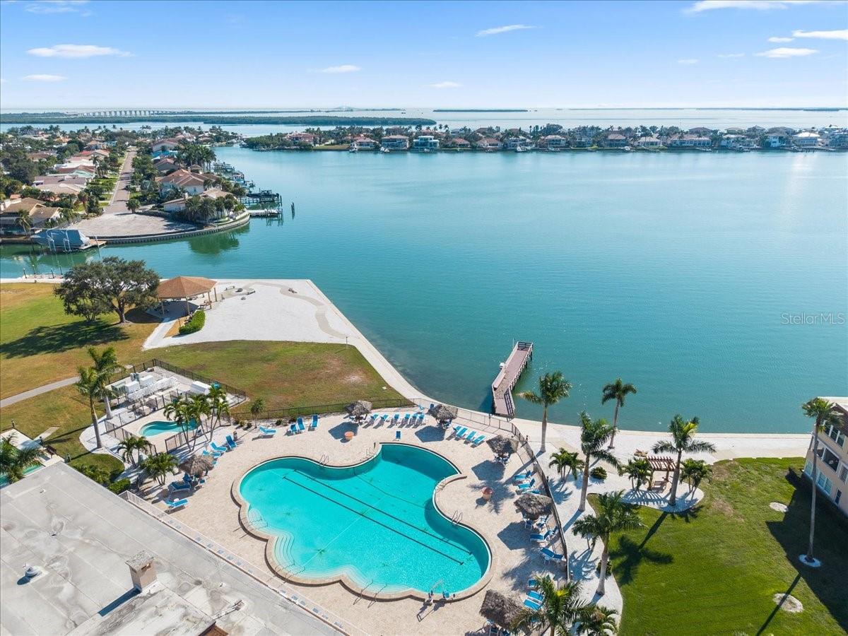 BAYWAY ISLES POINT BRITTANY FIVE - Residential
