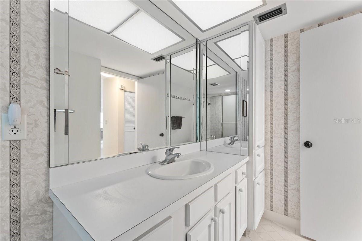 BAYWAY ISLES POINT BRITTANY FIVE - Residential