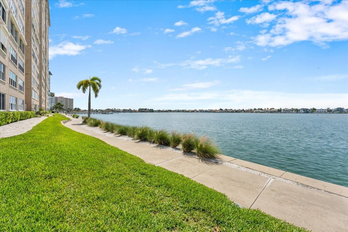 BAYWAY ISLES POINT BRITTANY FIVE - Residential