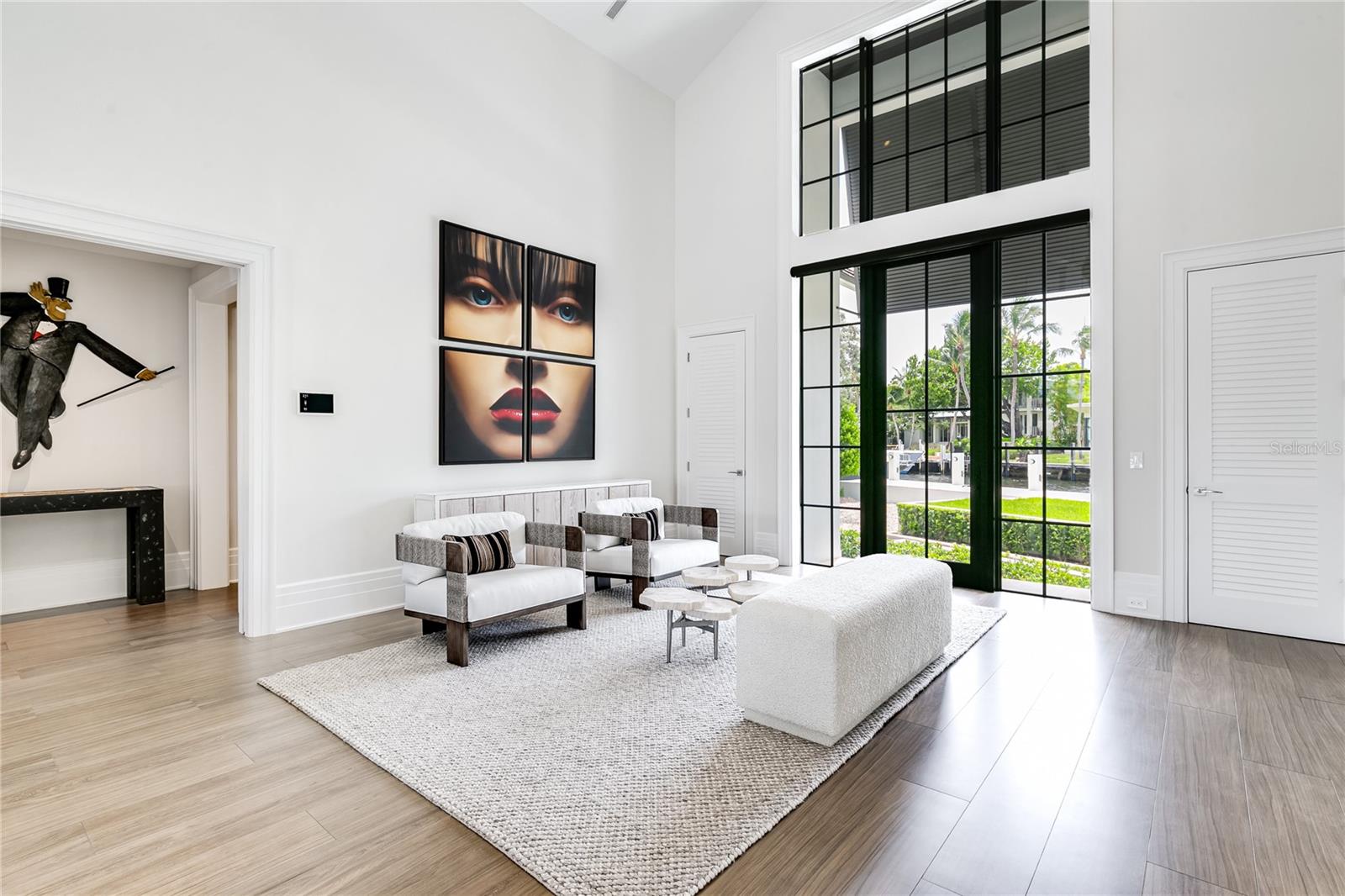 VENICE 6-4 B - Residential