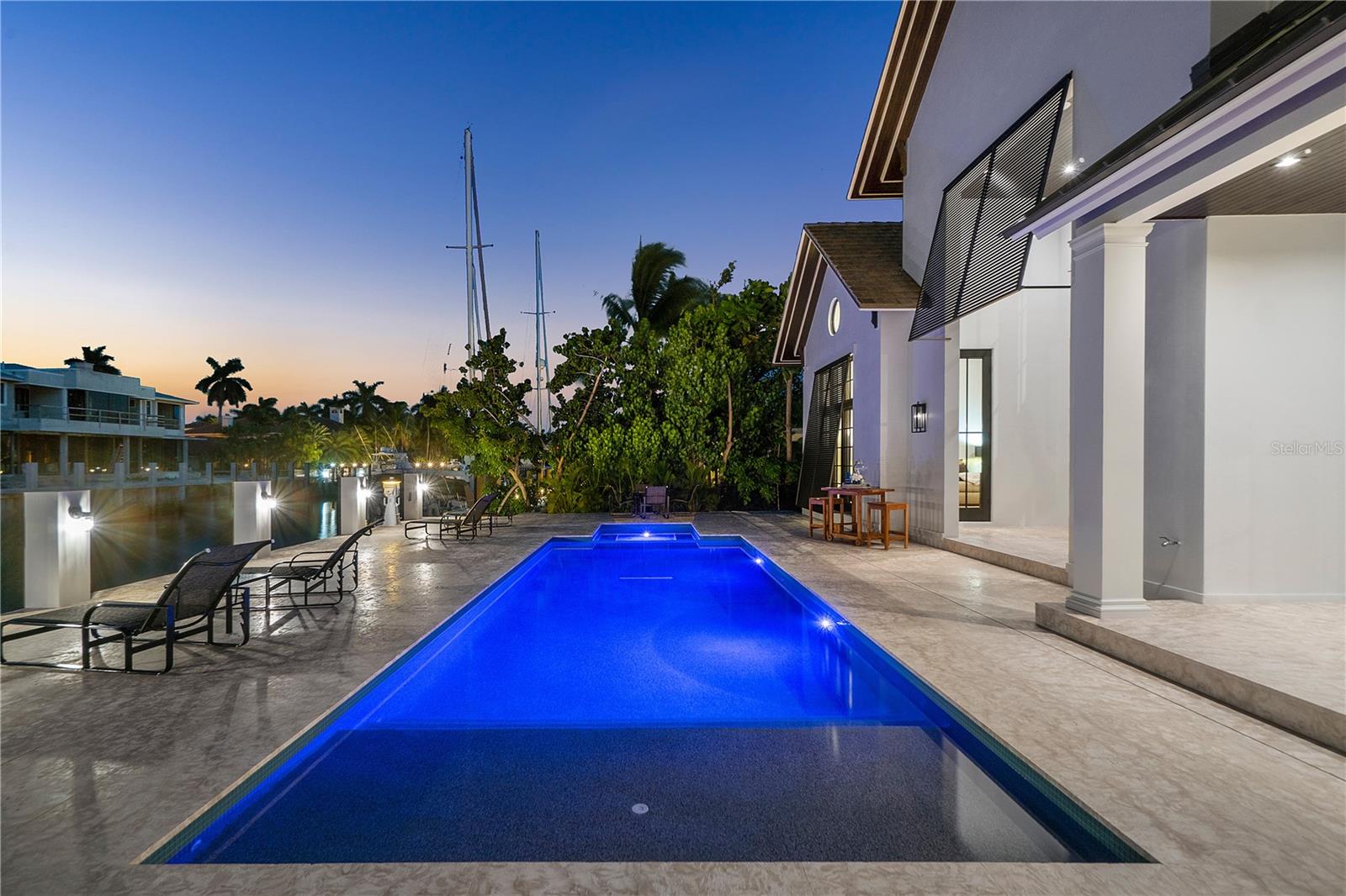 VENICE 6-4 B - Residential