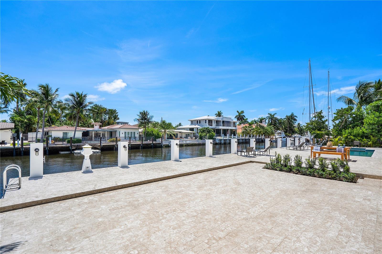 VENICE 6-4 B - Residential