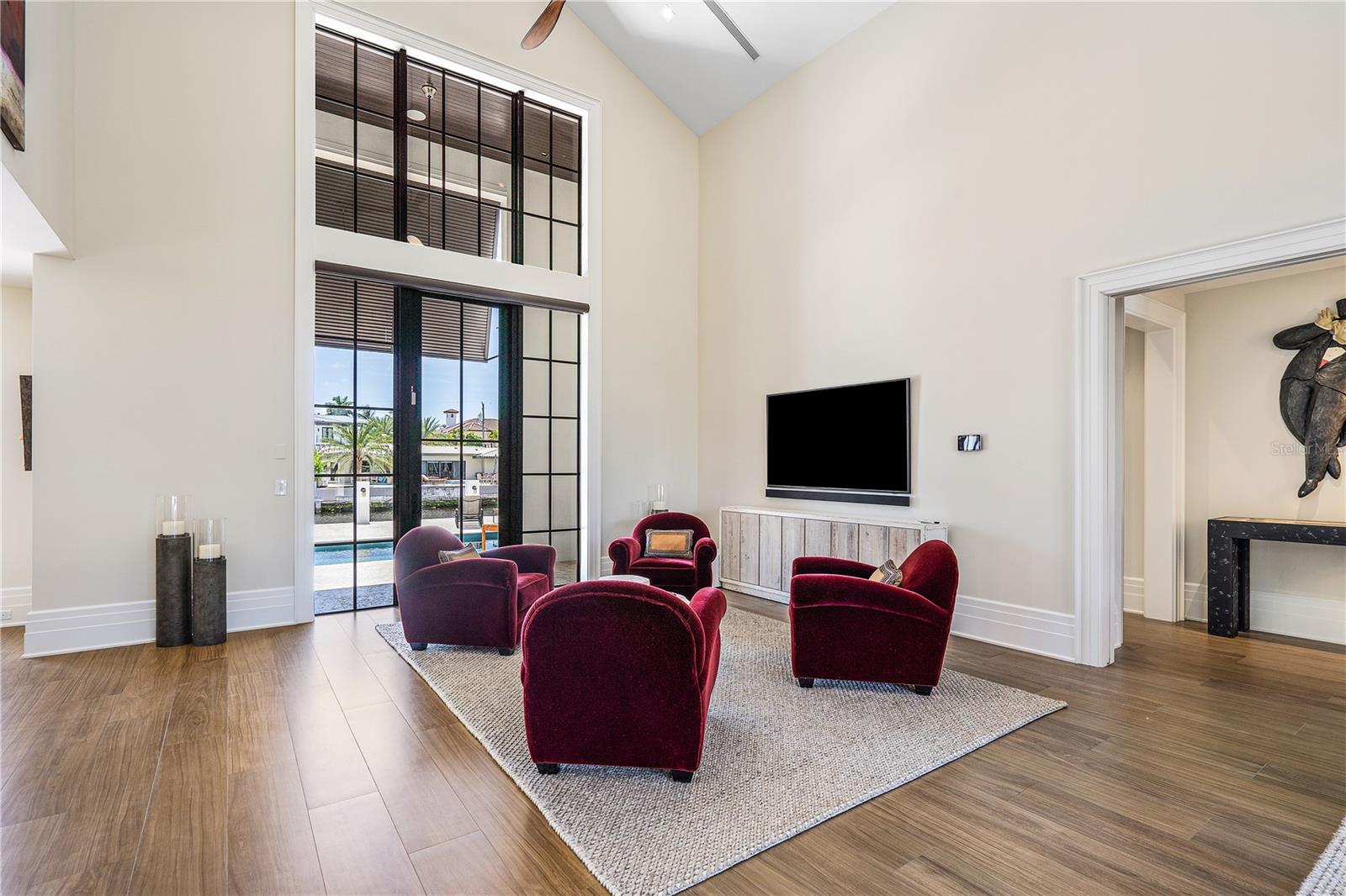 VENICE 6-4 B - Residential