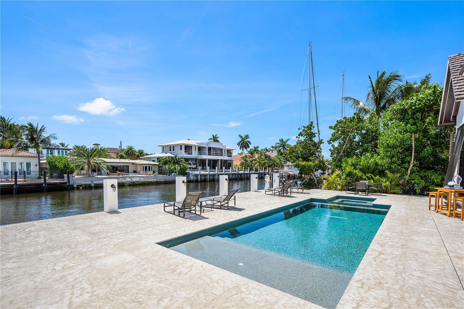 VENICE 6-4 B - Residential