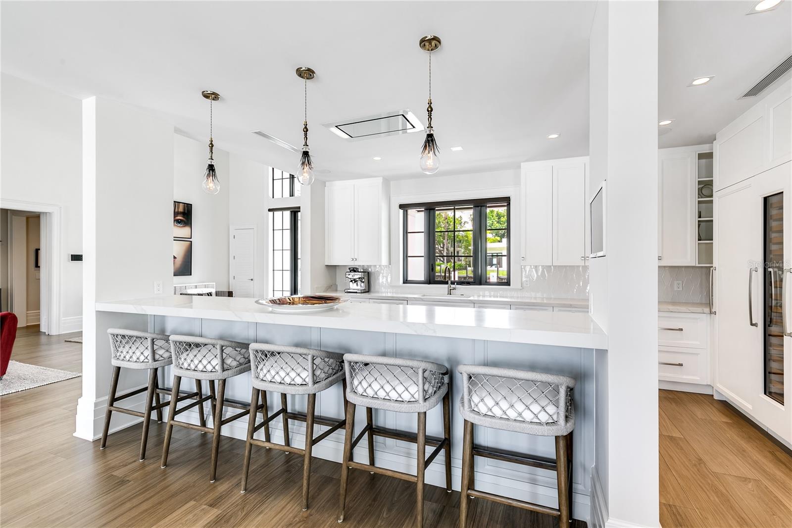 VENICE 6-4 B - Residential