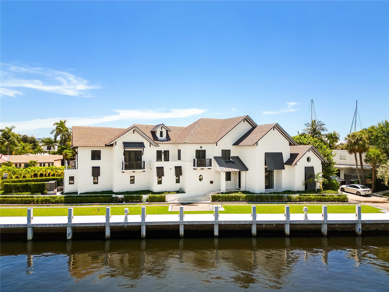 VENICE 6-4 B - Residential