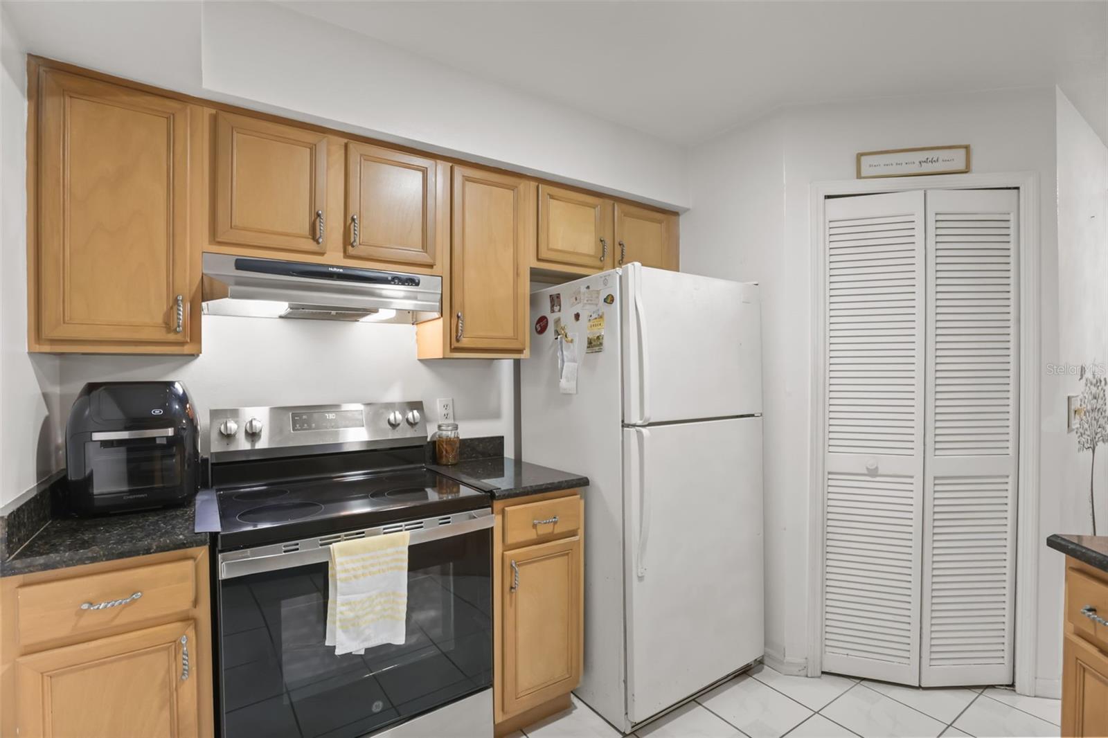 TOWNES SOUTHGATE CONDO PH G - Residential