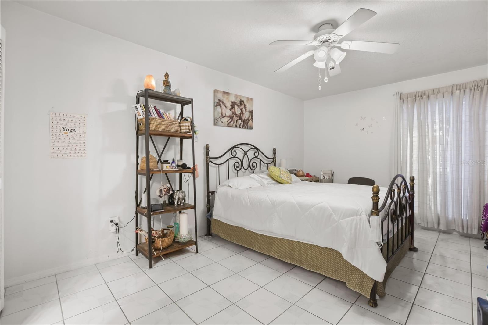 TOWNES SOUTHGATE CONDO PH G - Residential