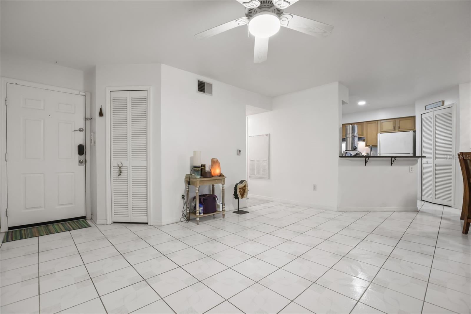 TOWNES SOUTHGATE CONDO PH G - Residential