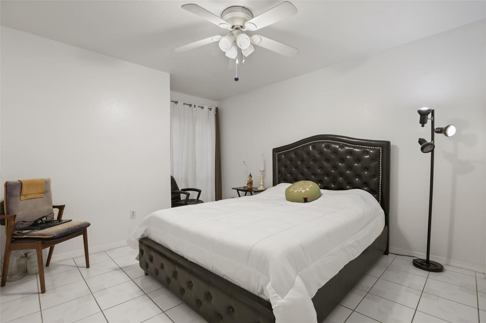 TOWNES SOUTHGATE CONDO PH G - Residential