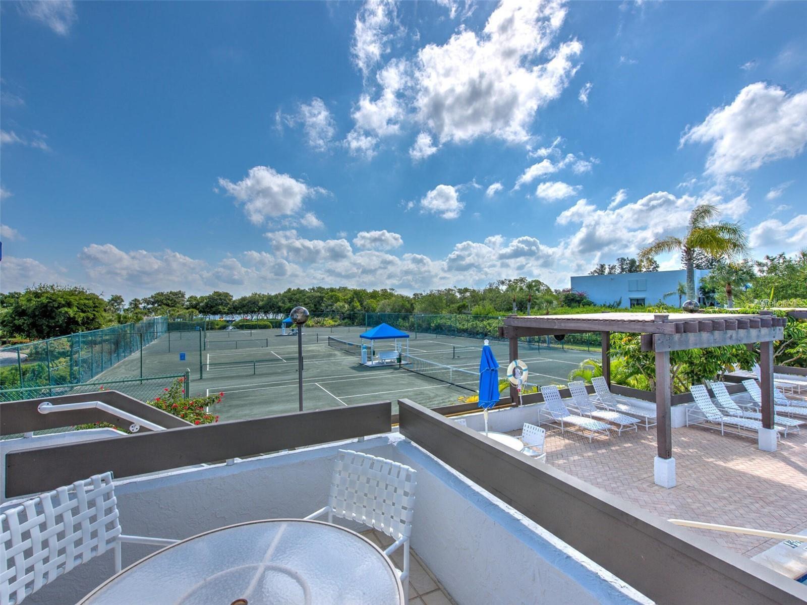 BAYPORT BCH & TEN PH E - Residential