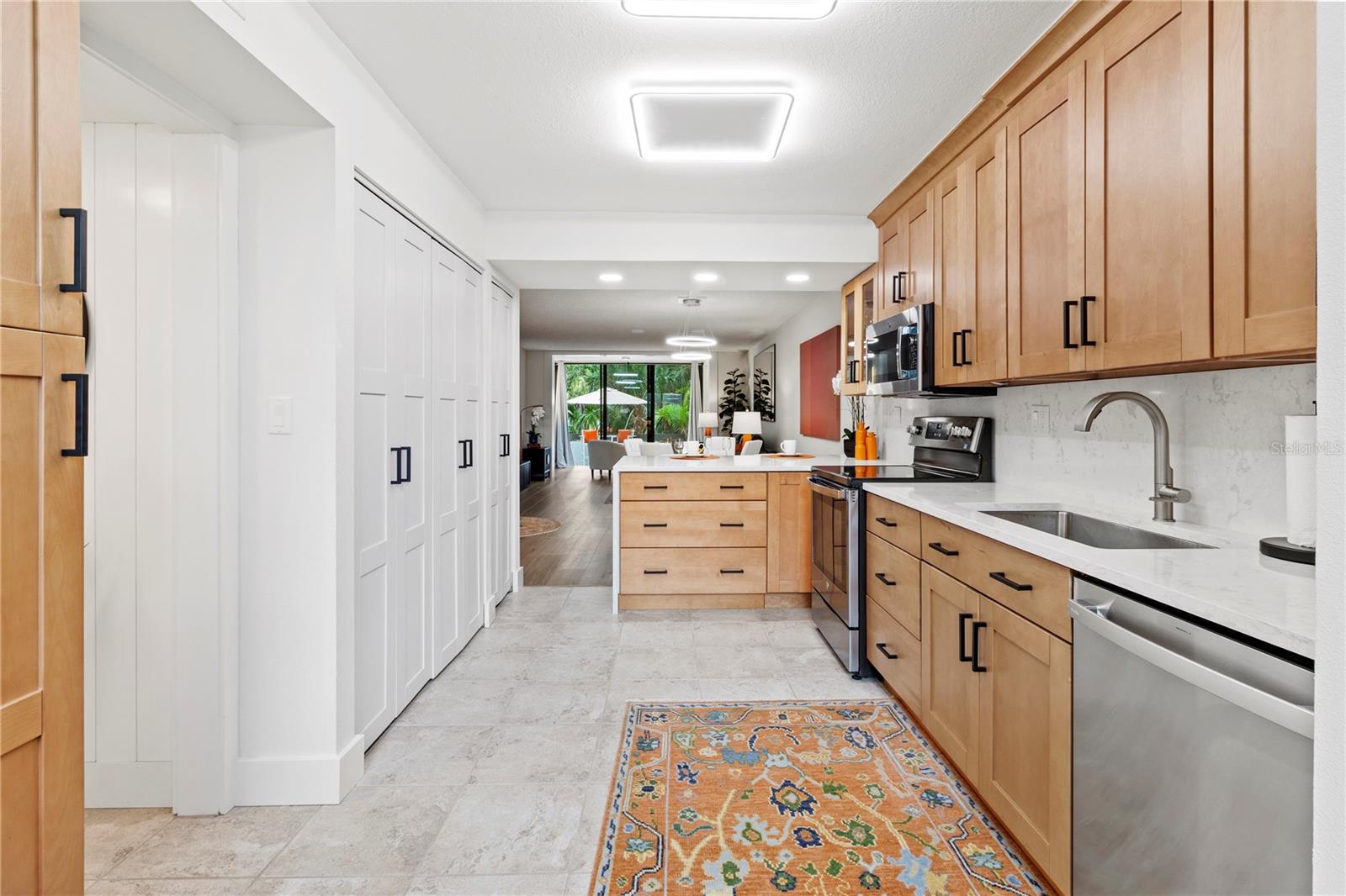 BAYPORT BCH & TEN PH E - Residential