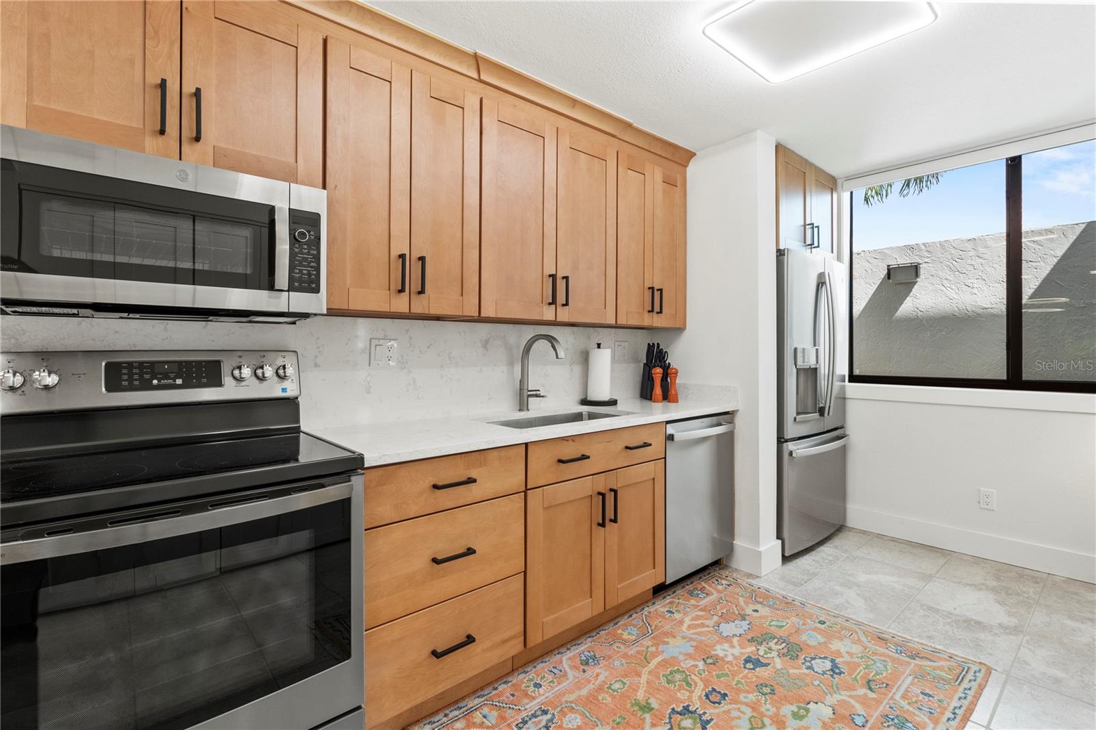 BAYPORT BCH & TEN PH E - Residential