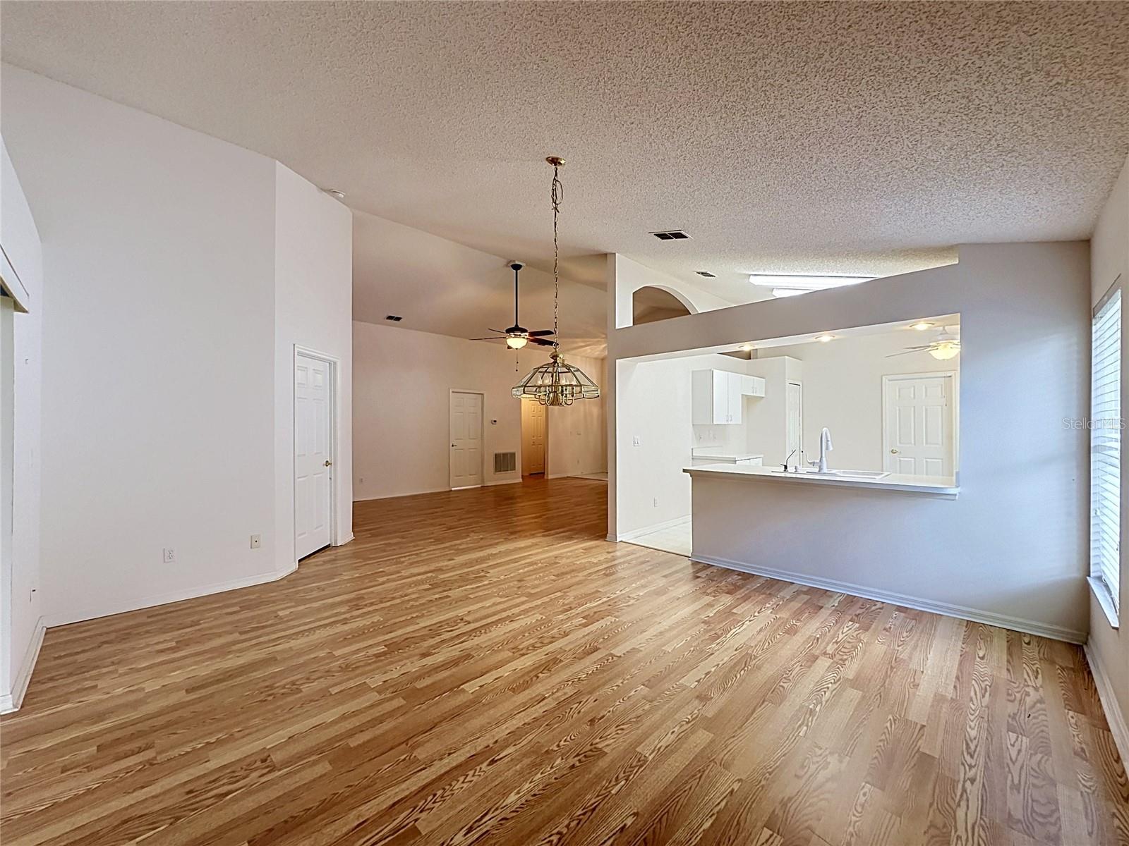 KINGS RIDGE - Residential