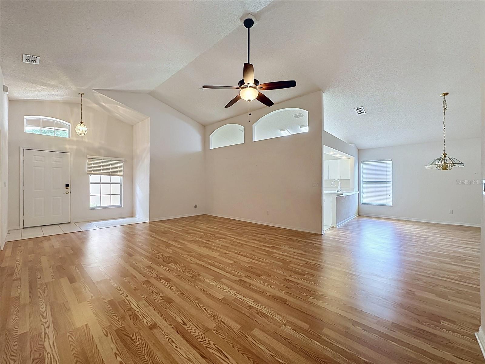 KINGS RIDGE - Residential