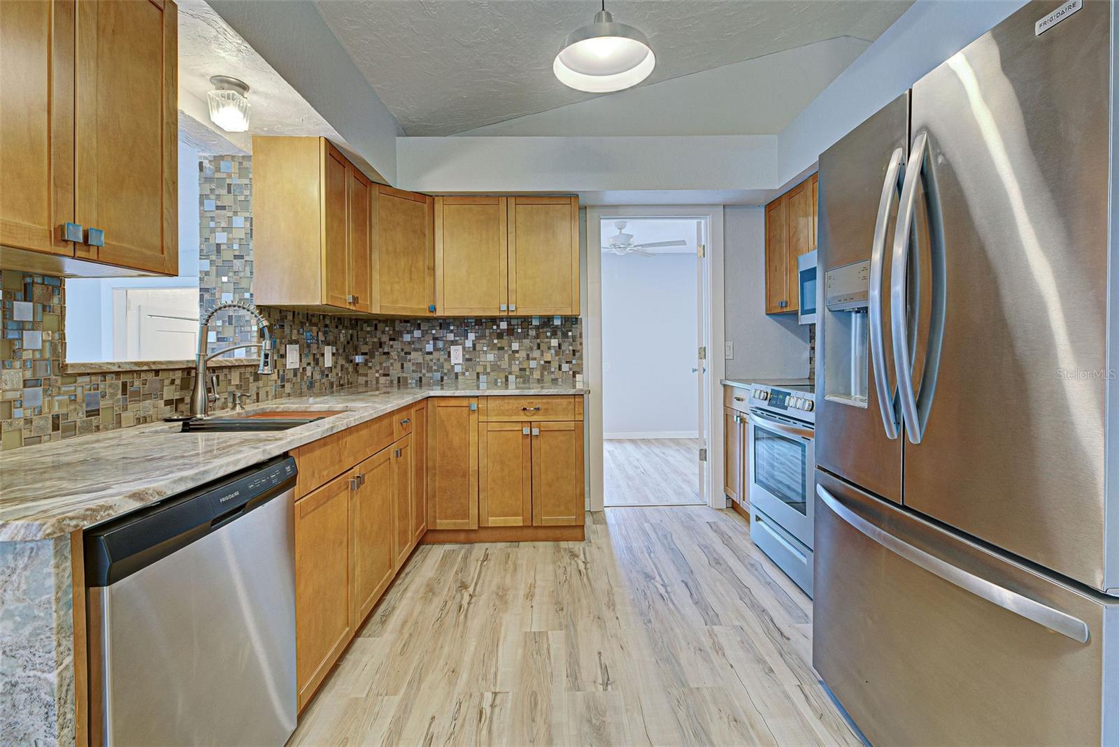 SOUTH VENICE - Residential