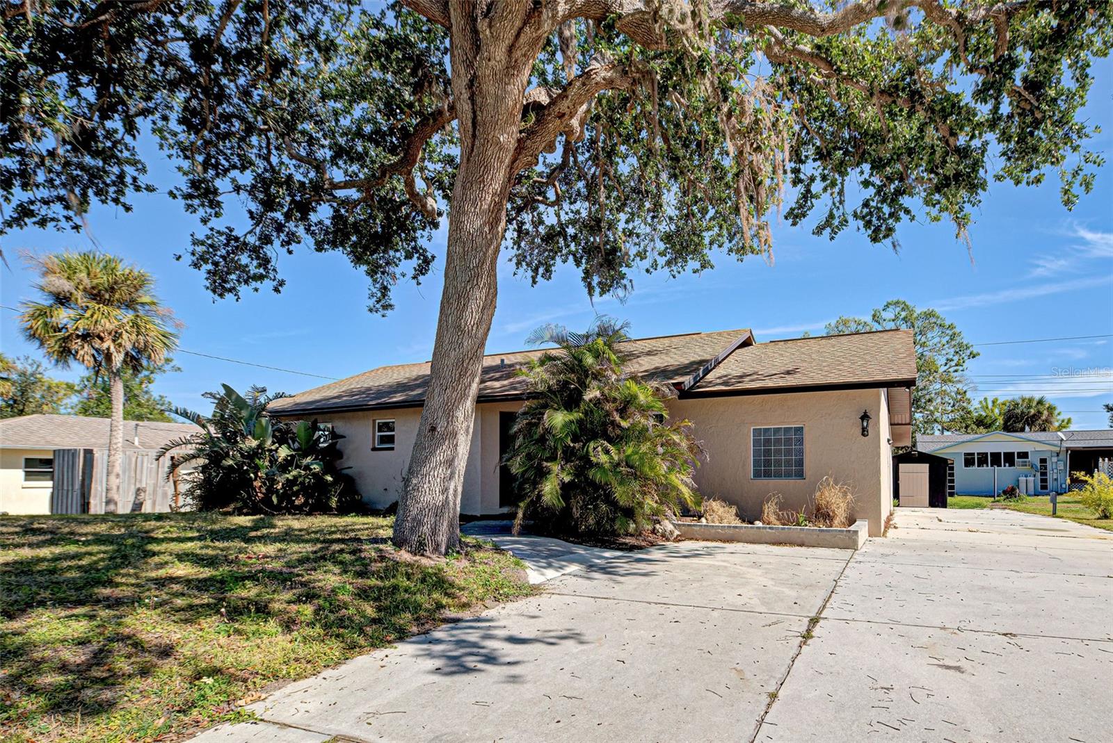 SOUTH VENICE - Residential